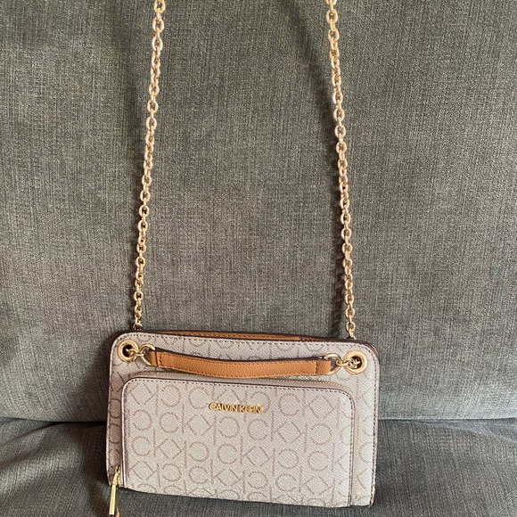 Calvin Klein Mini Purse. - Picture 4 of 5